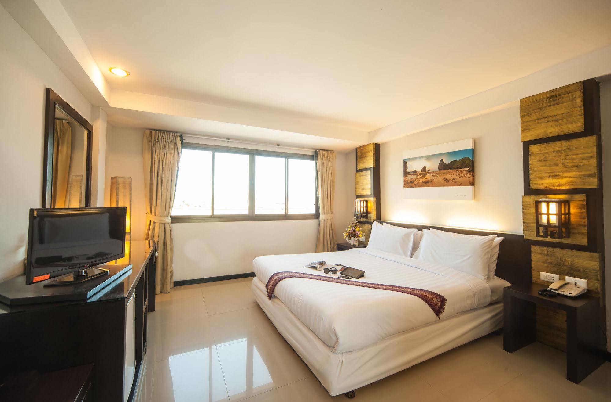Crystal Inn Phuket Dış mekan fotoğraf