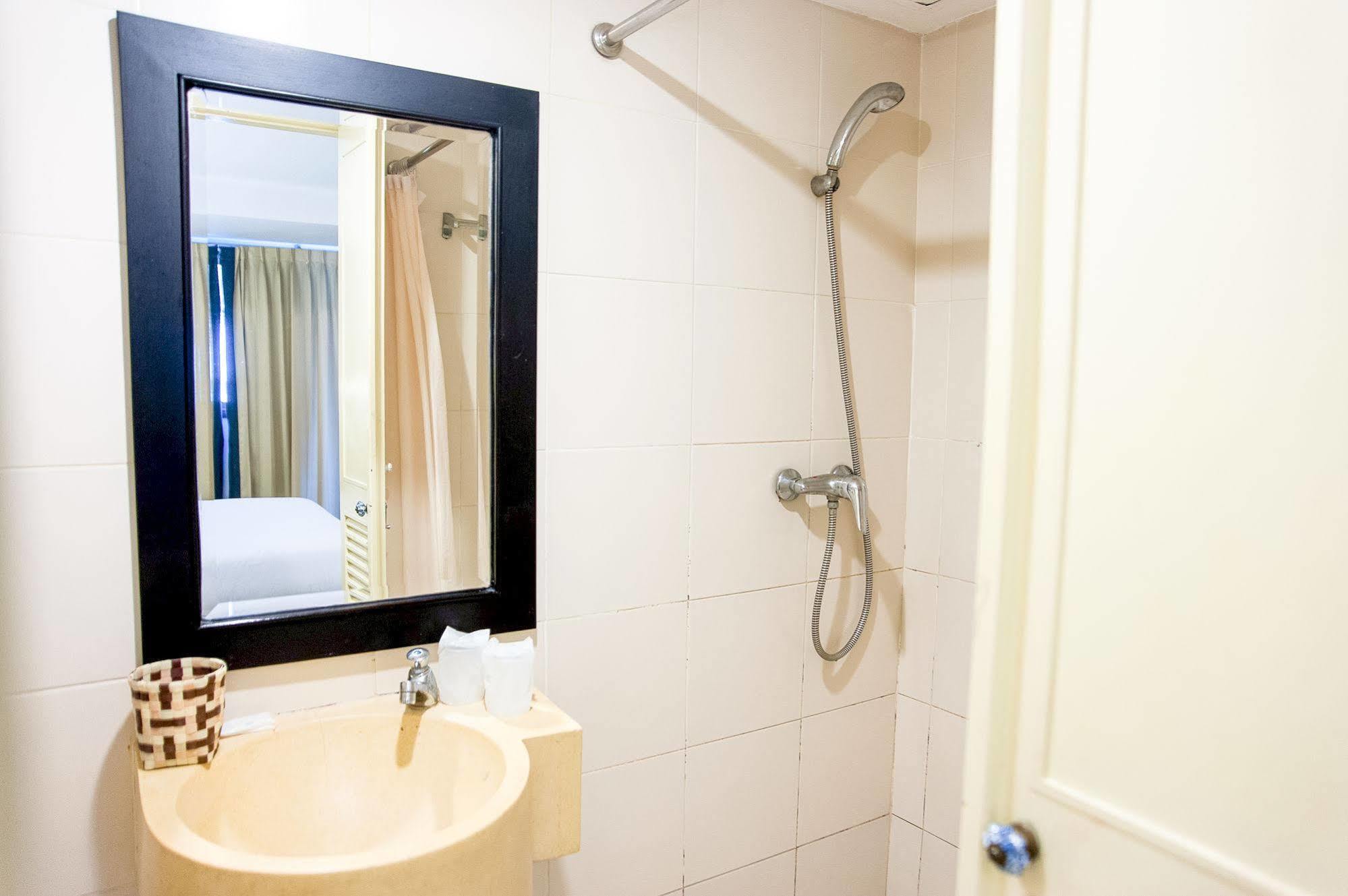 Crystal Inn Phuket Dış mekan fotoğraf