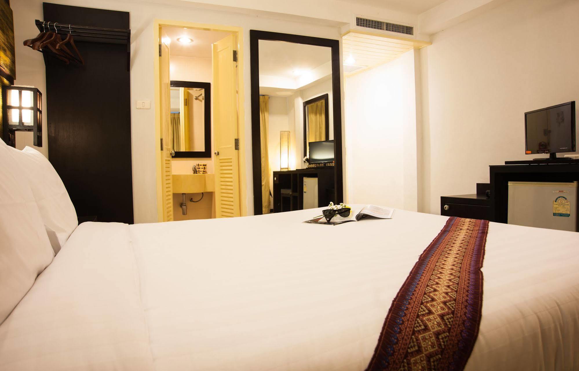 Crystal Inn Phuket Dış mekan fotoğraf