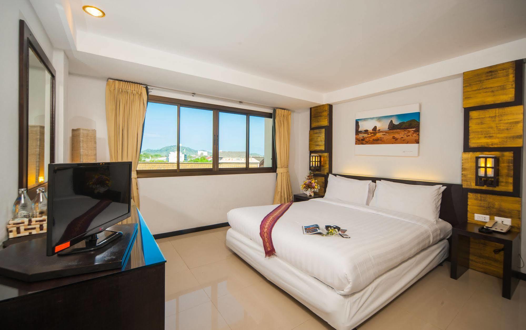 Crystal Inn Phuket Dış mekan fotoğraf