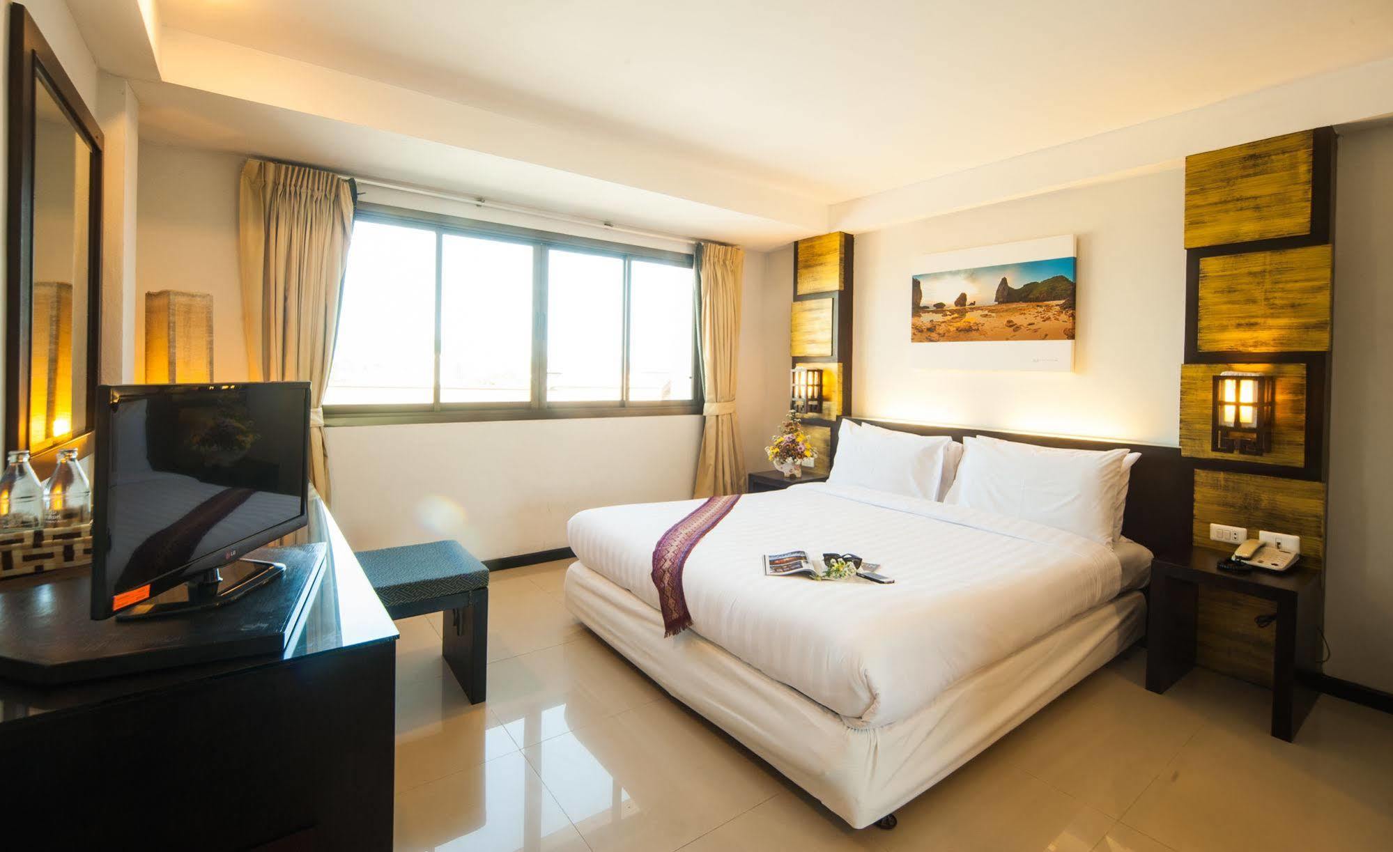 Crystal Inn Phuket Dış mekan fotoğraf
