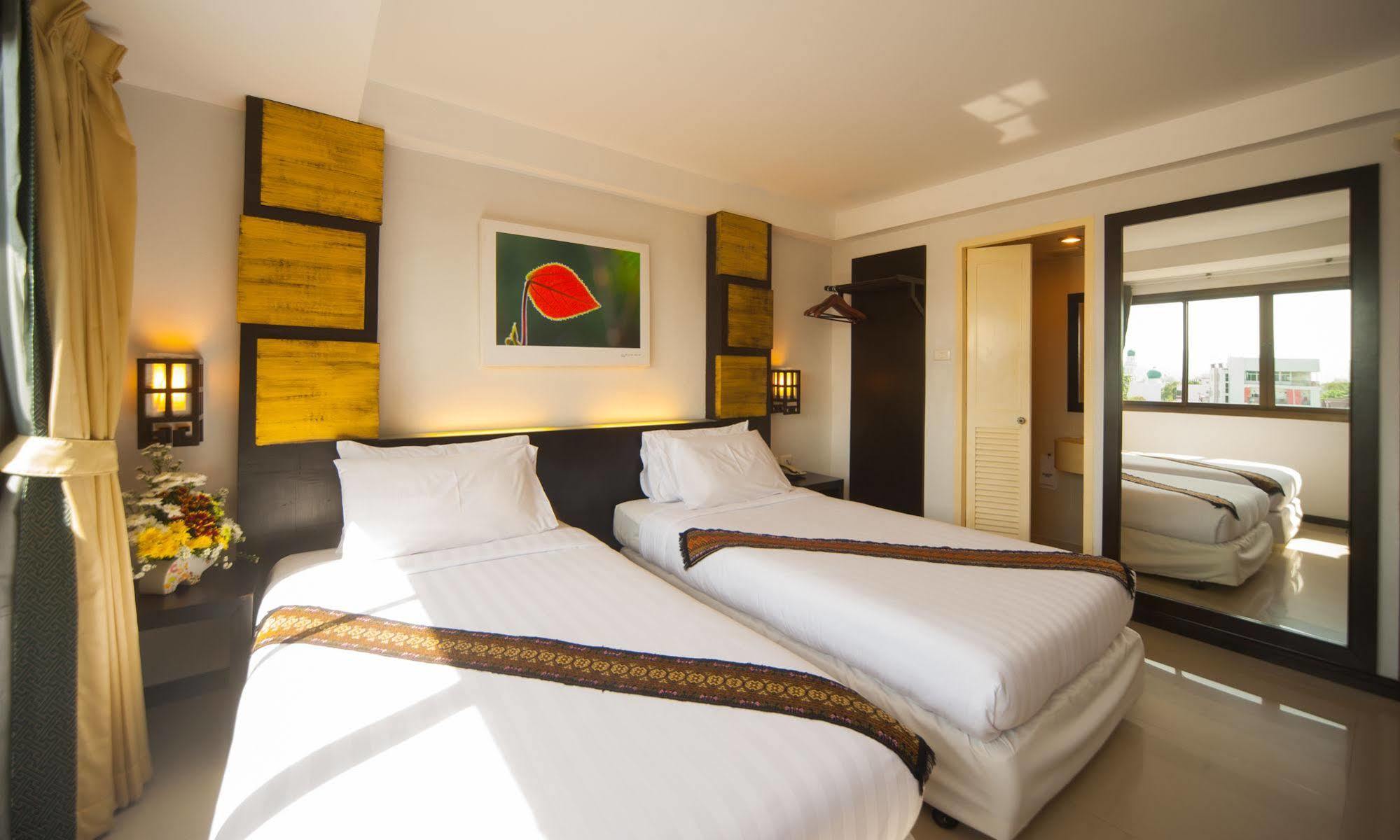 Crystal Inn Phuket Dış mekan fotoğraf